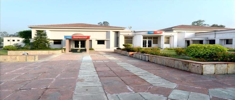 Алипур: Ethnic India Tourist Resort