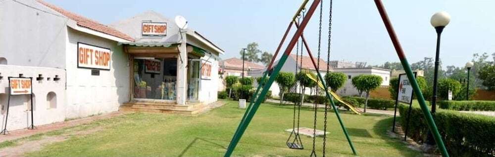 Алипур: Ethnic India Tourist Resort
