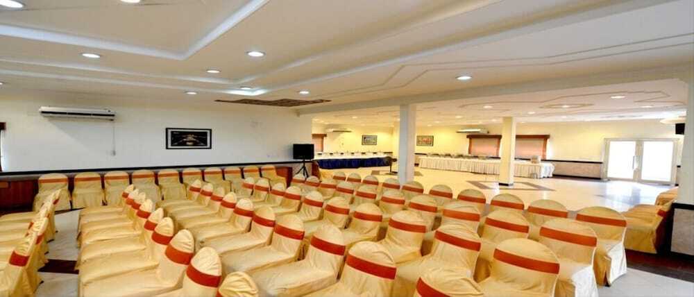 Алипур: Ethnic India Tourist Resort