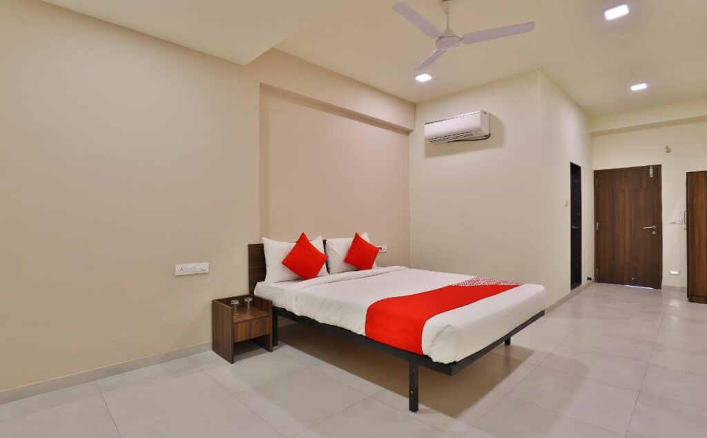 Сурат: Riddhi Siddhi Hotel By OYO Rooms