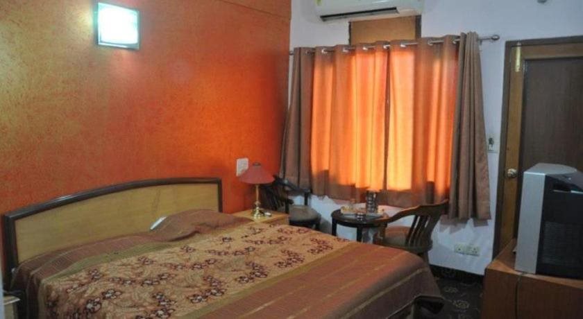 Кангра: Hotel Yatrika