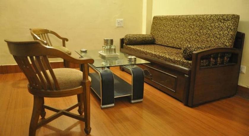 Кангра: Hotel Yatrika