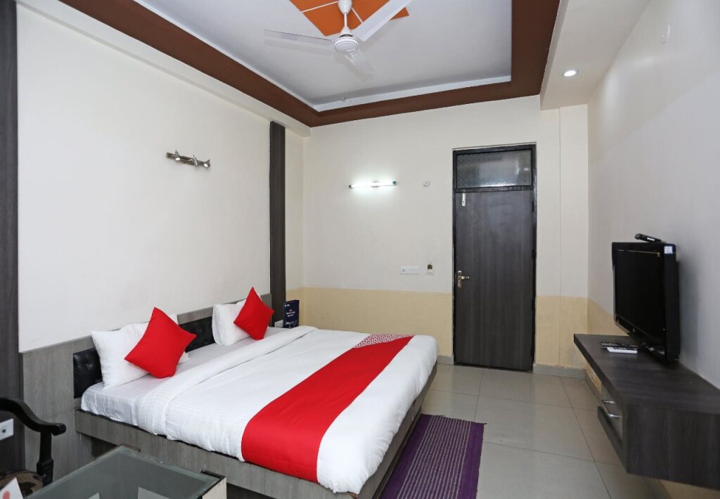 Aligarh: Hotel Neelkanth By OYO Rooms