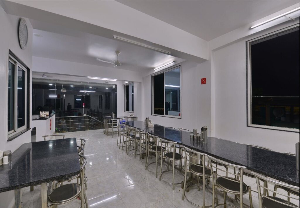 Гора Абу: Nehas Kitchen & Highway inn