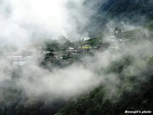 Курсеонг: Vamoosetrail Mahal Diram