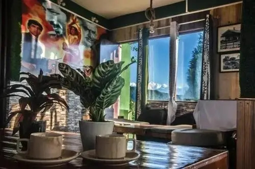 Курсеонг: Vamoosetrail Mahal Diram