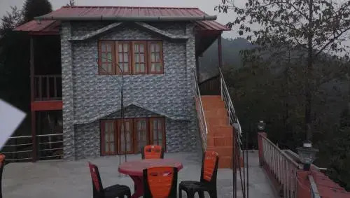 Курсеонг: Vamoosetrail Mahal Diram