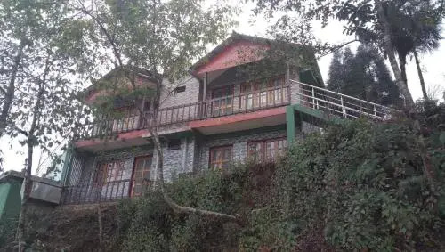Курсеонг: Vamoosetrail Mahal Diram