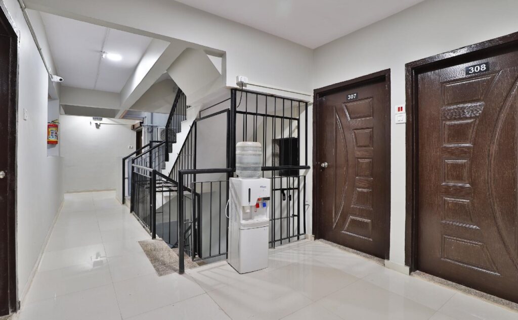 Сурат: Crystal Service Apartments By OYO Rooms