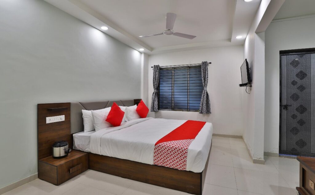 Сурат: Crystal Service Apartments By OYO Rooms