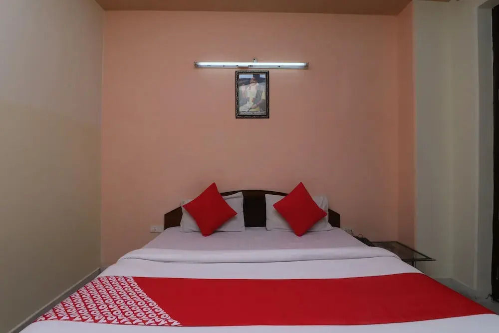 Вриндаван: Hotel Gurudham Vrindavan by OYO Rooms