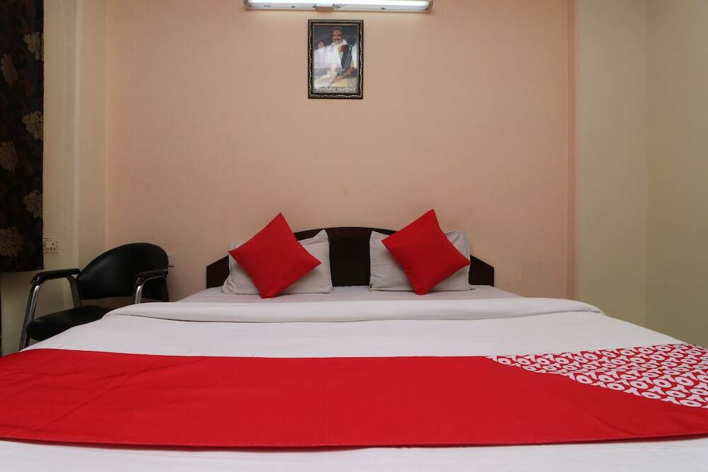 Вриндаван: Hotel Gurudham Vrindavan by OYO Rooms