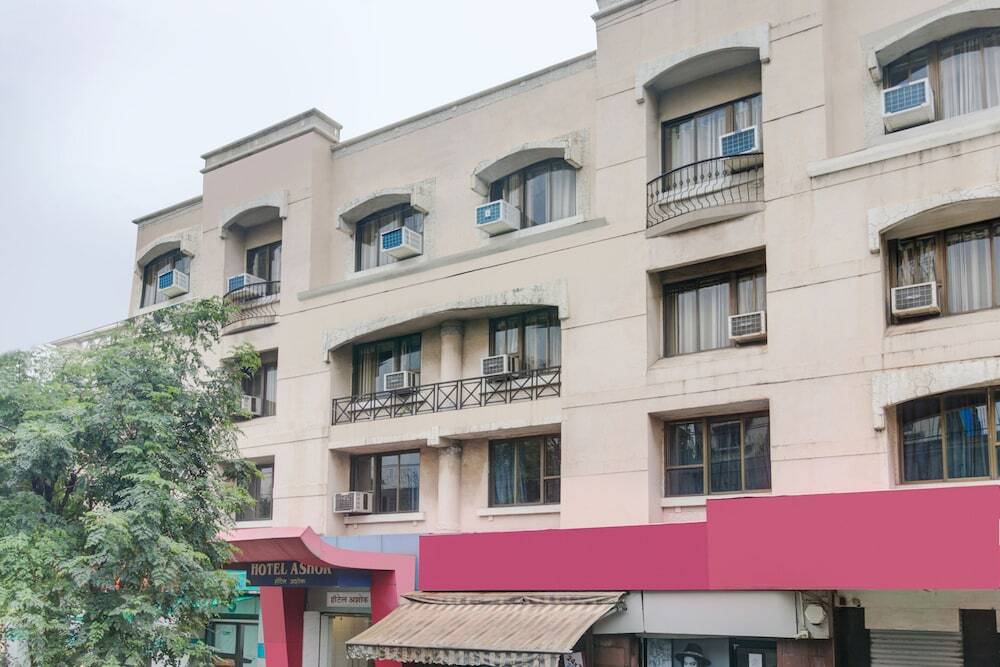 Тхане: Tuliipstays Hotel Ashok Bhiwandi by OYO Rooms