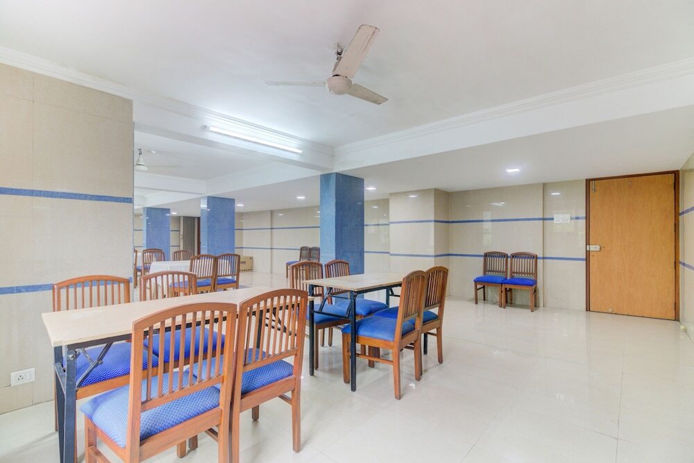 Тхане: Tuliipstays Hotel Ashok Bhiwandi by OYO Rooms