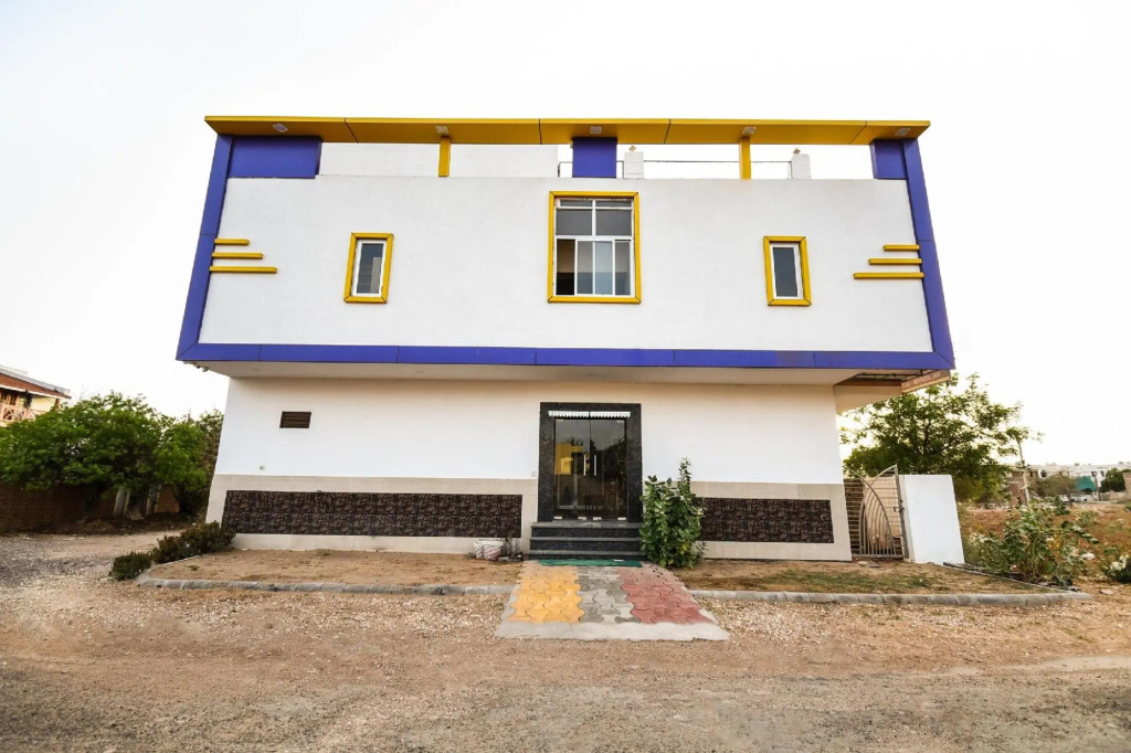 Луни: Sapphire Inn by OYO Rooms
