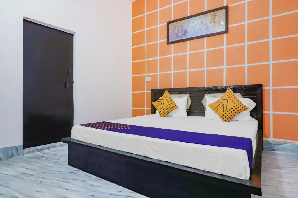 Aligarh: R N Residency by OYO Rooms