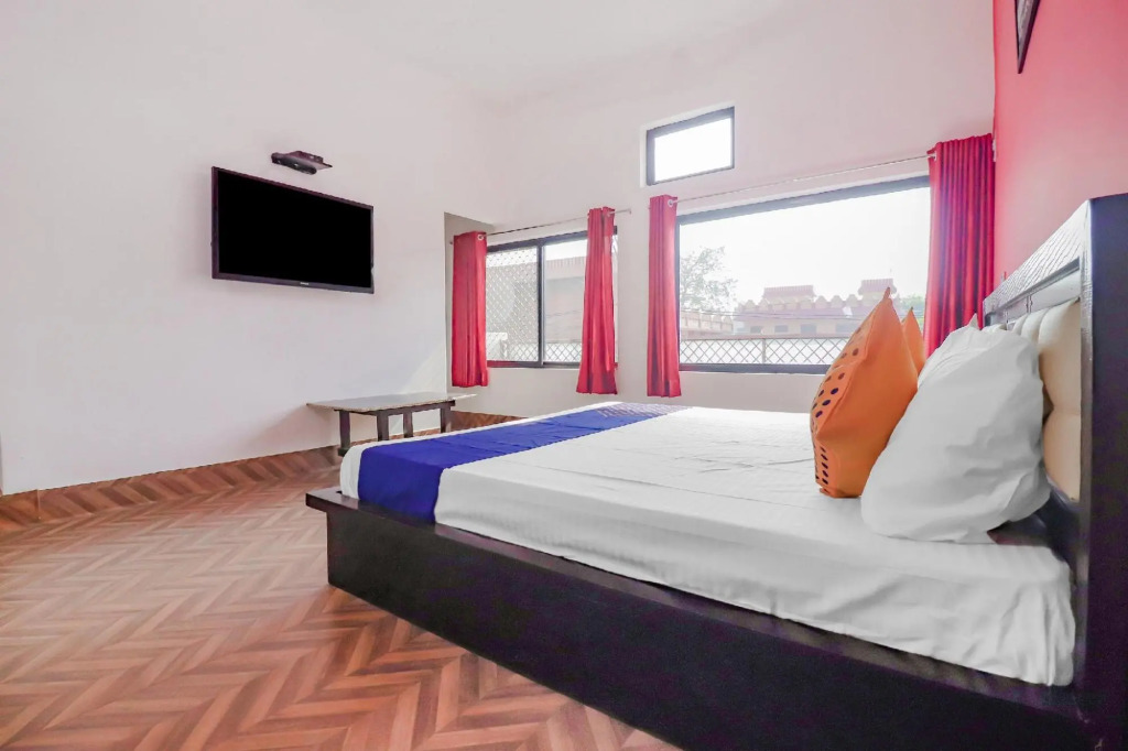 Aligarh: R N Residency by OYO Rooms