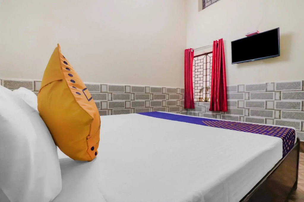 Aligarh: R N Residency by OYO Rooms