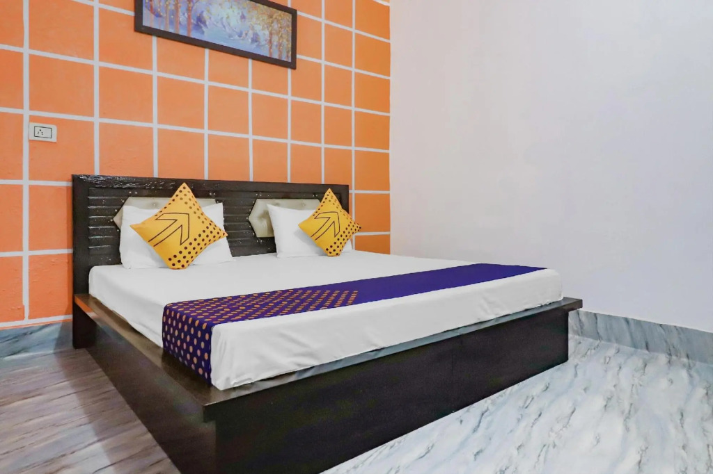 Aligarh: R N Residency by OYO Rooms