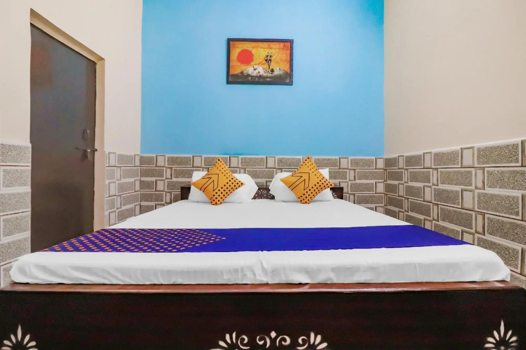 Aligarh: R N Residency by OYO Rooms