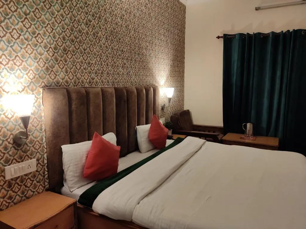 Чамба: Hotel Royal Dream by OYO Rooms
