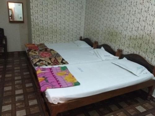 Гулбарга: Hotel Karnataka Deluxe