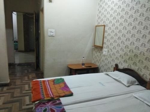 Гулбарга: Hotel Karnataka Deluxe