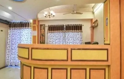 Вадодара: OYO 80384 Hotel Shri Krishna