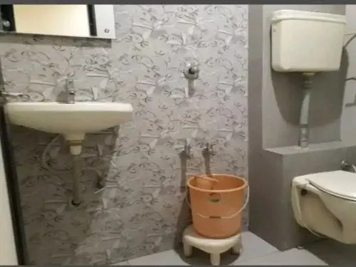 Вадодара: OYO 80384 Hotel Shri Krishna