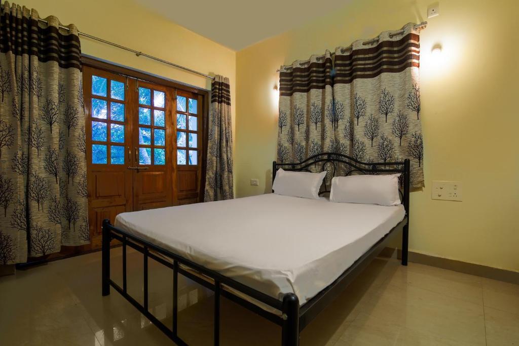 Морджим: SPOT ON 46750 Phoenica Residency SPOT