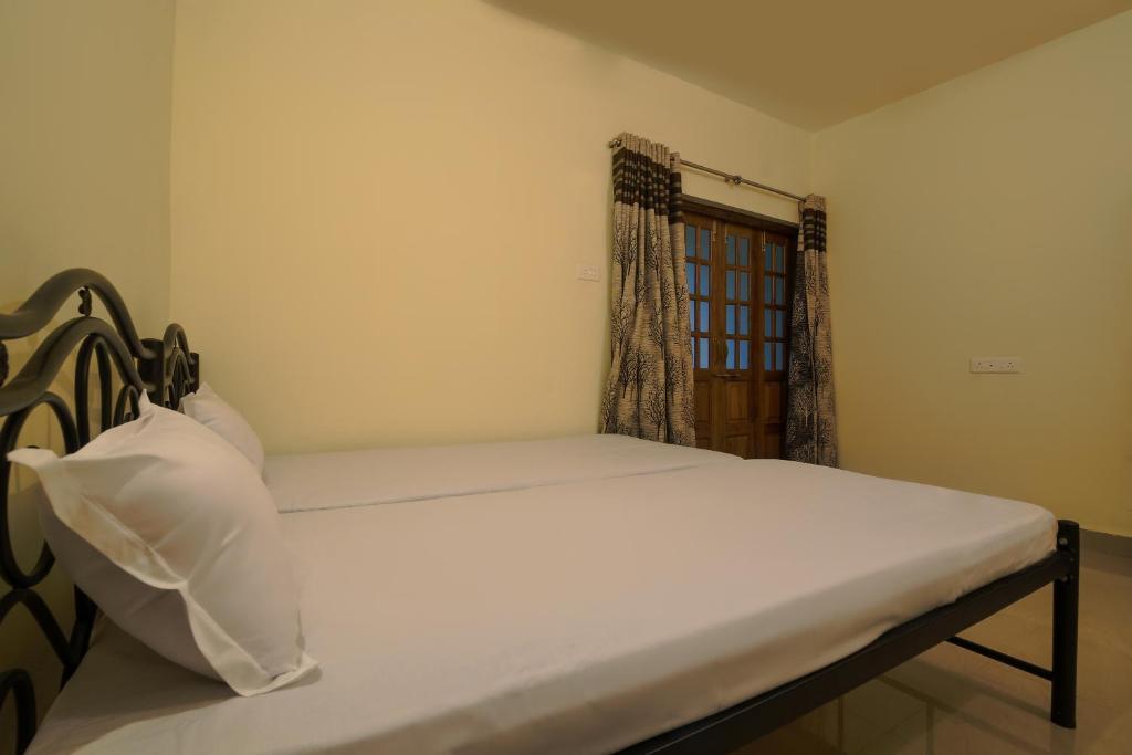 Морджим: SPOT ON 46750 Phoenica Residency SPOT
