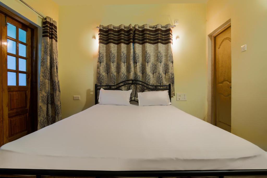 Морджим: SPOT ON 46750 Phoenica Residency SPOT