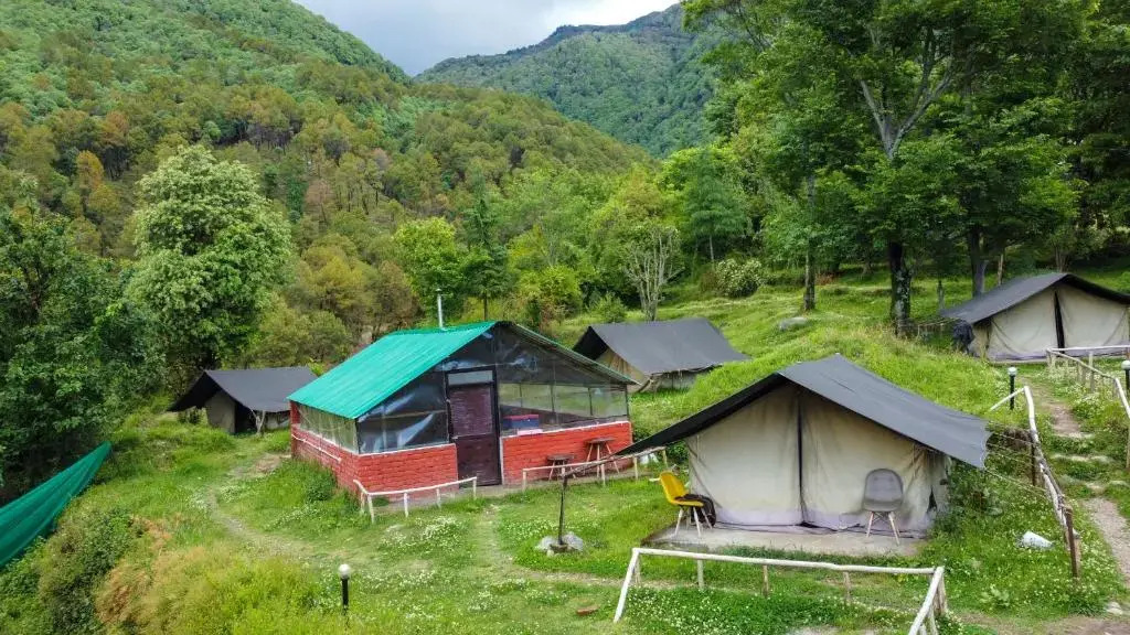 Бир: Monkey Mud Hostel And Camps