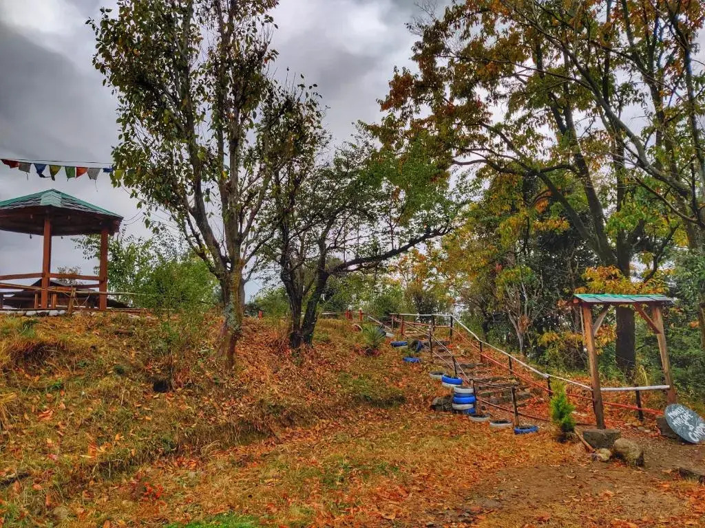 Бир: Monkey Mud Hostel And Camps