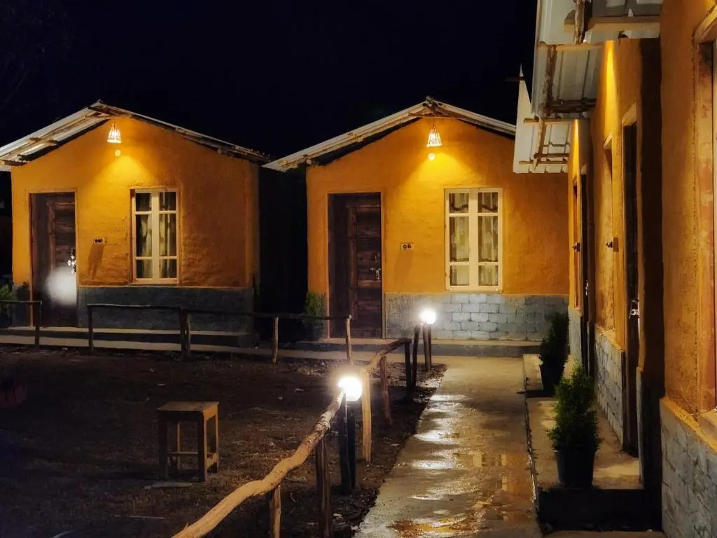 Monkey Mud Hostel And Camps — фото 3