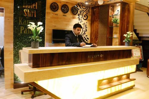 Дург: Shri Hotel Kanwar Palace