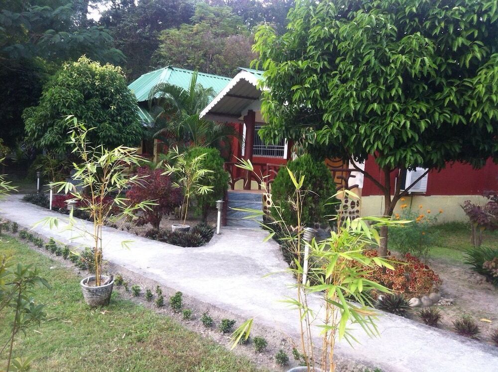 Дакшин Дхупджора: Chocolate Inn Rainforest Resort
