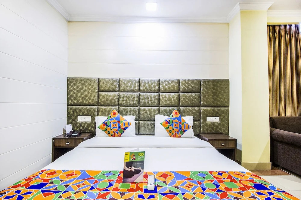 Амритсар: FabHotel Aay Kay