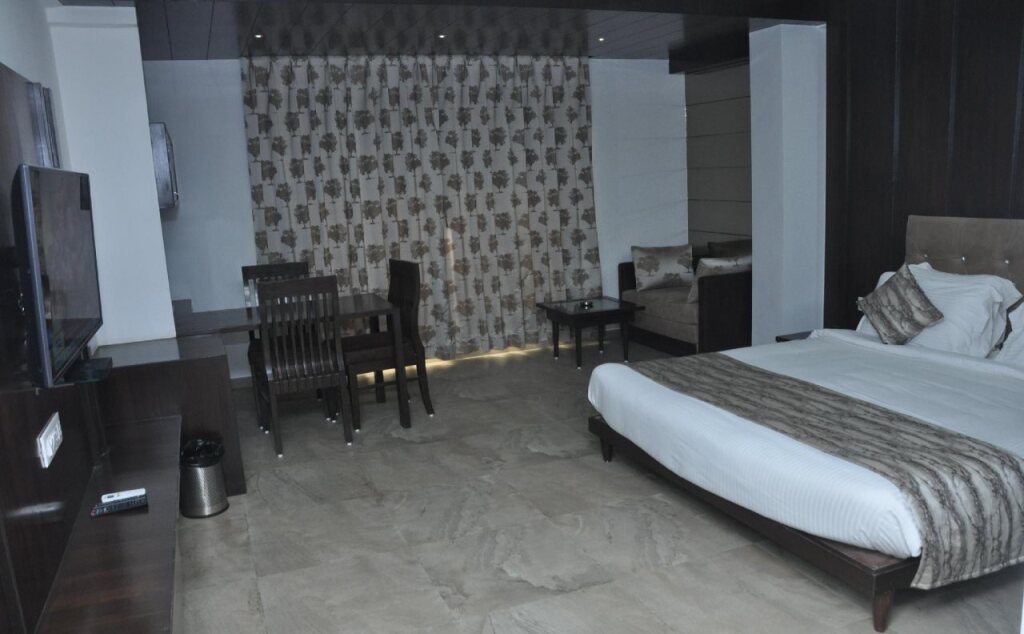 Дварка: Virgo Inn Rajdhani