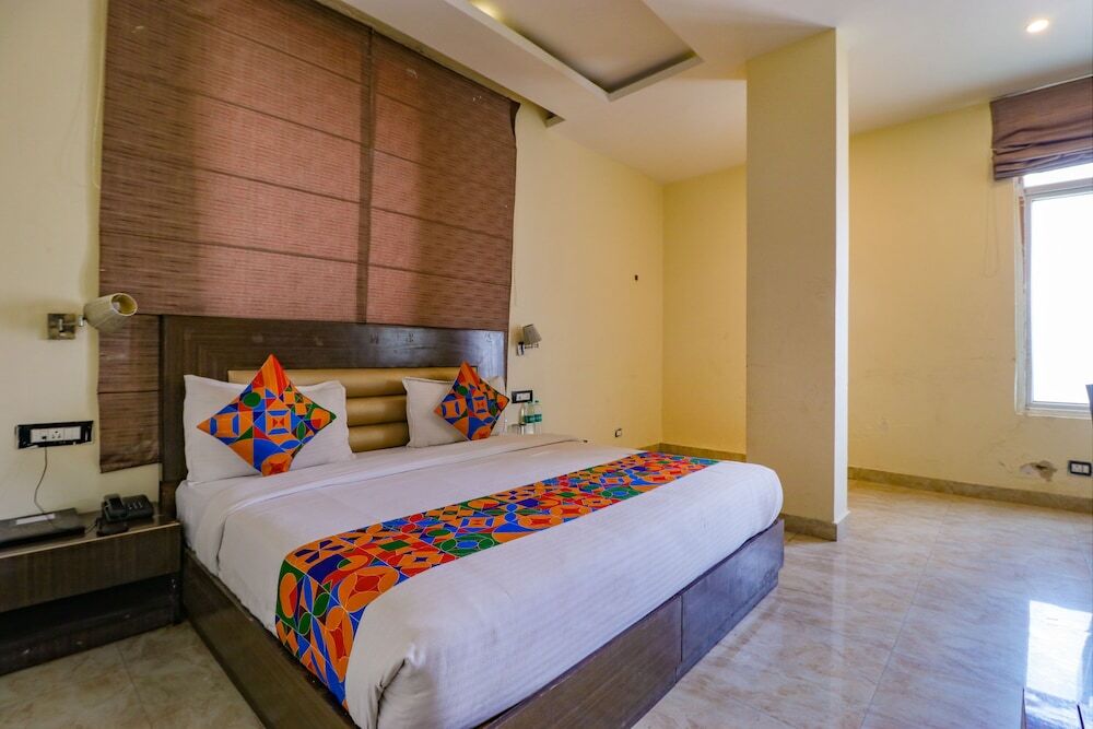 Дехрадун: FabHotel Narula
