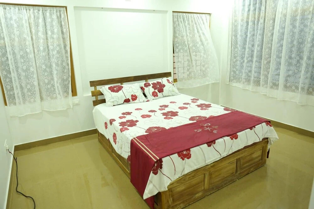 Куруппумтара: Thodupuzha 4-bhk Luxury Home awy From Home