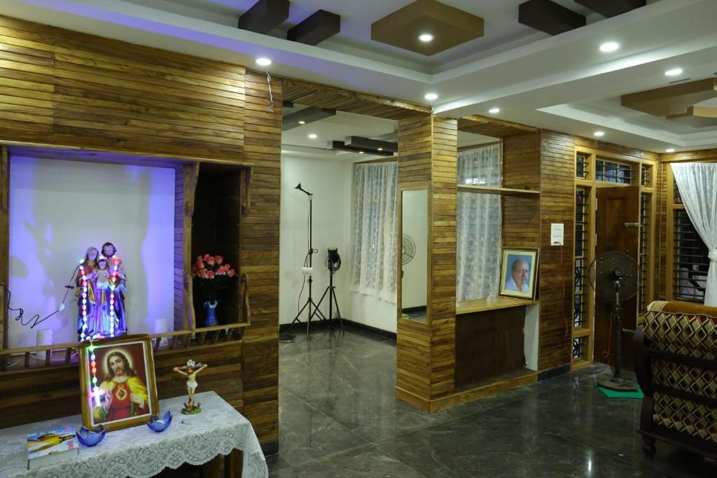 Куруппумтара: Thodupuzha 4-bhk Luxury Home awy From Home