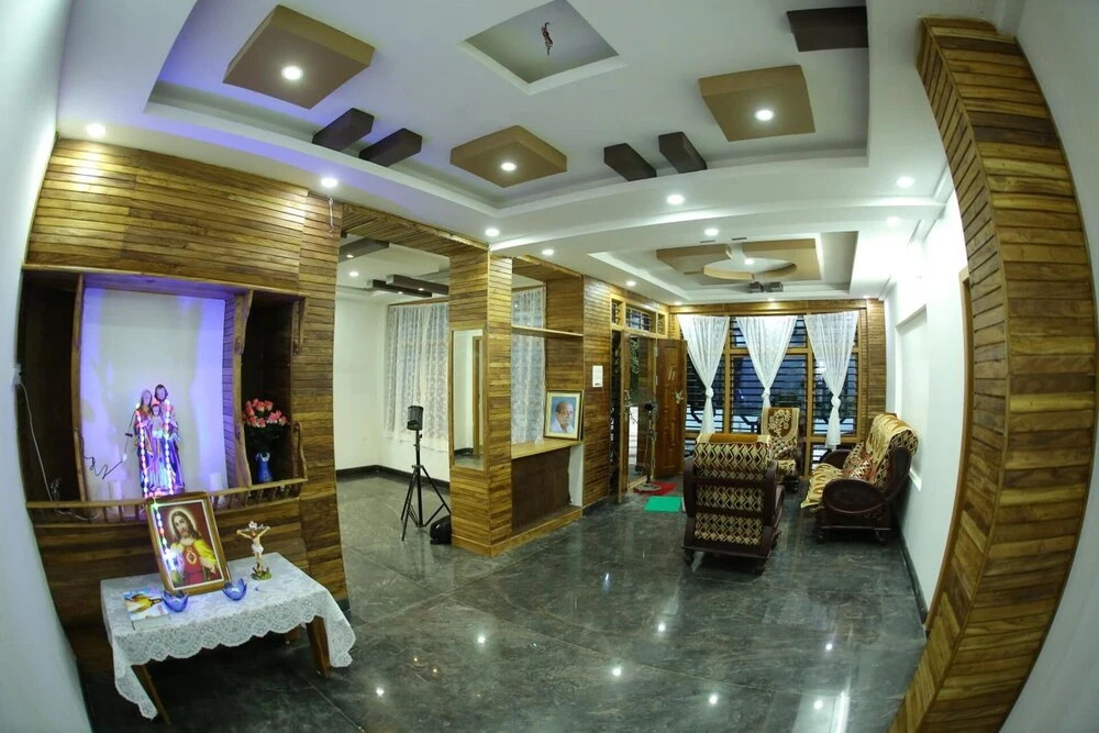 Куруппумтара: Thodupuzha 4-bhk Luxury Home awy From Home