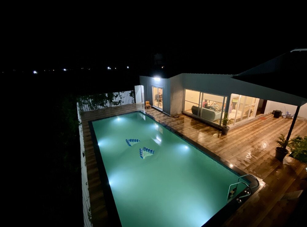 Большая Нойда: GoBravo 71: 2Bhk Farm with Pool & Garden Sector 150 Noida