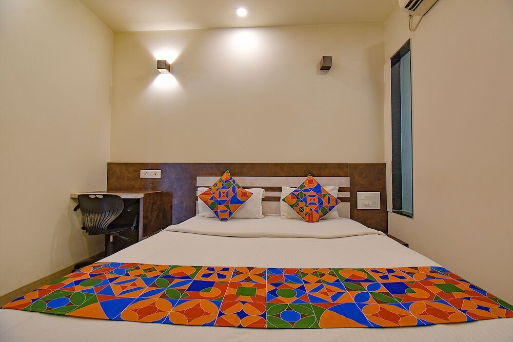 Пуна: FabHotel Royce Studio