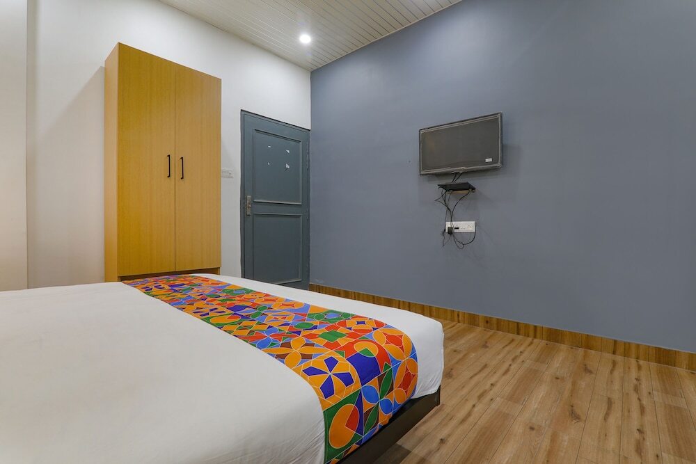 Канпур: Fabhotel Super 3 Premium Ii