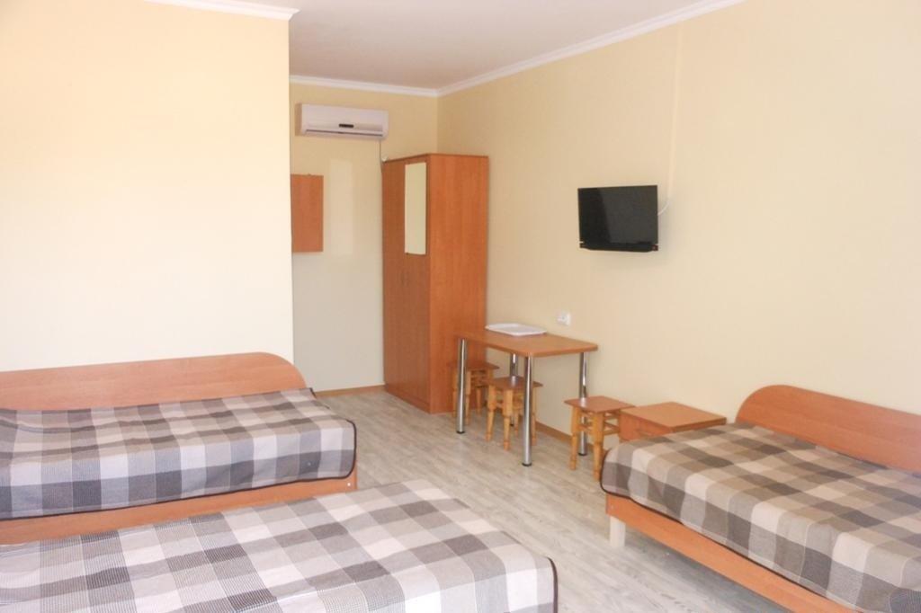 Новофёдоровка: Guest House Viola