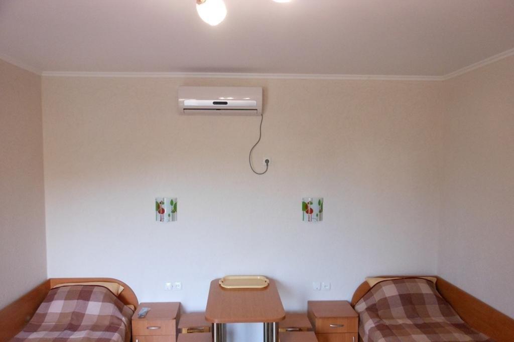 Новофёдоровка: Guest House Viola