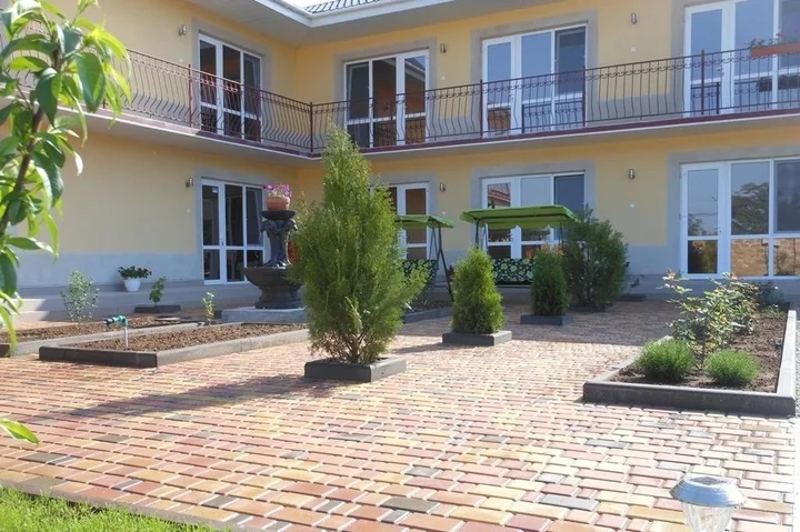 Новофёдоровка: Guest House Viola