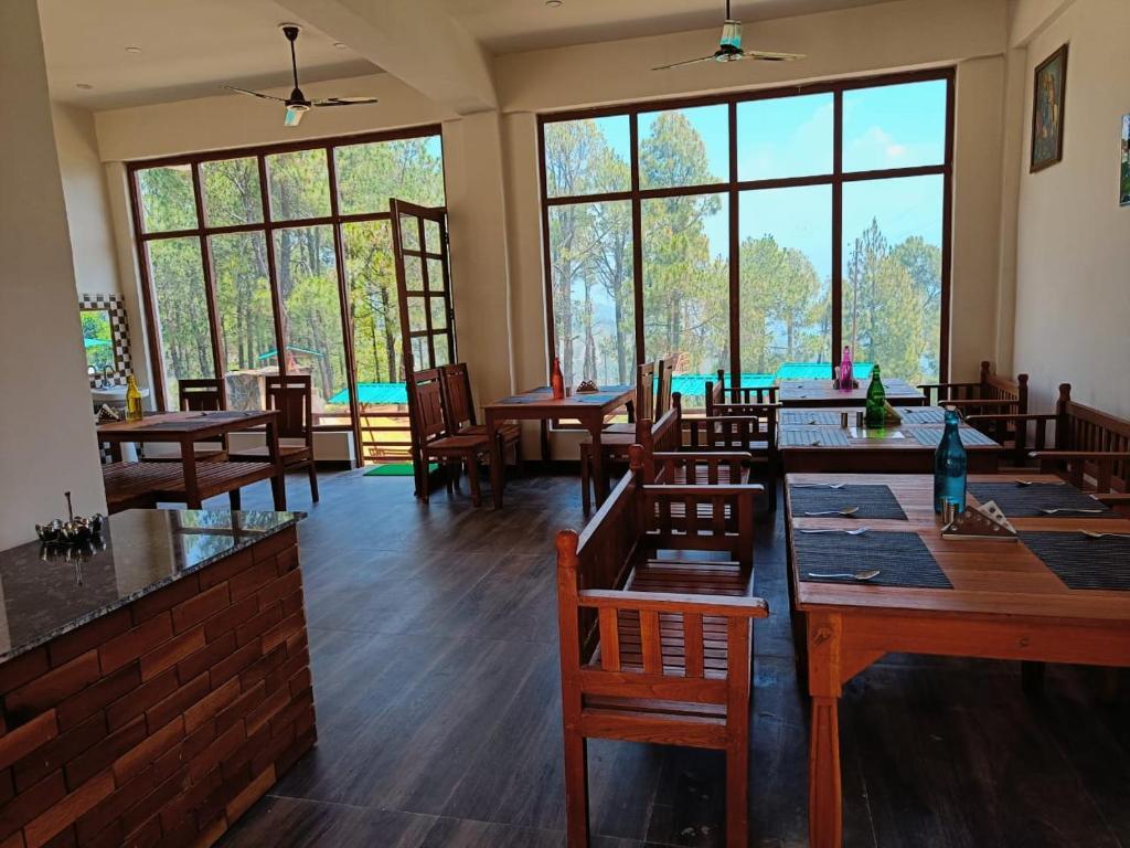 Раникхет: Lap Of Himalayas Resort